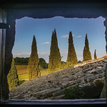 Greta, Enjoy Staying Together Again In Pure Nature Orvieto