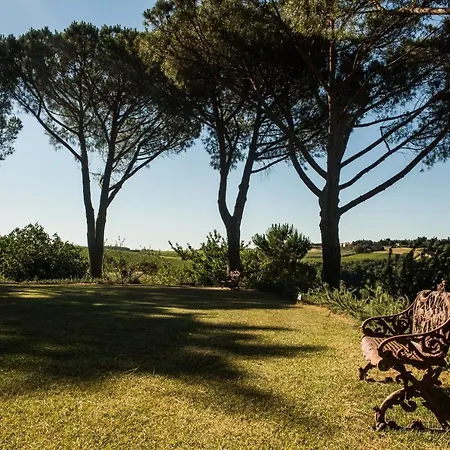 Greta, Enjoy Staying Together Again In Pure Nature Orvieto
